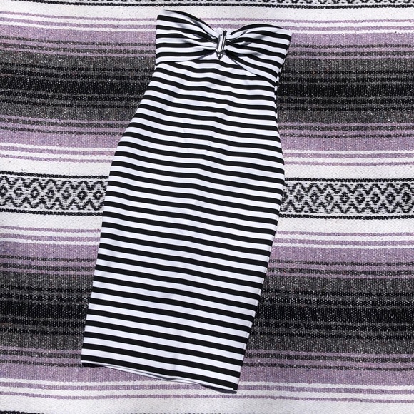 Bec & Bridge Dresses & Skirts - NWOT Bec & Bridge Black and White Striped Dress